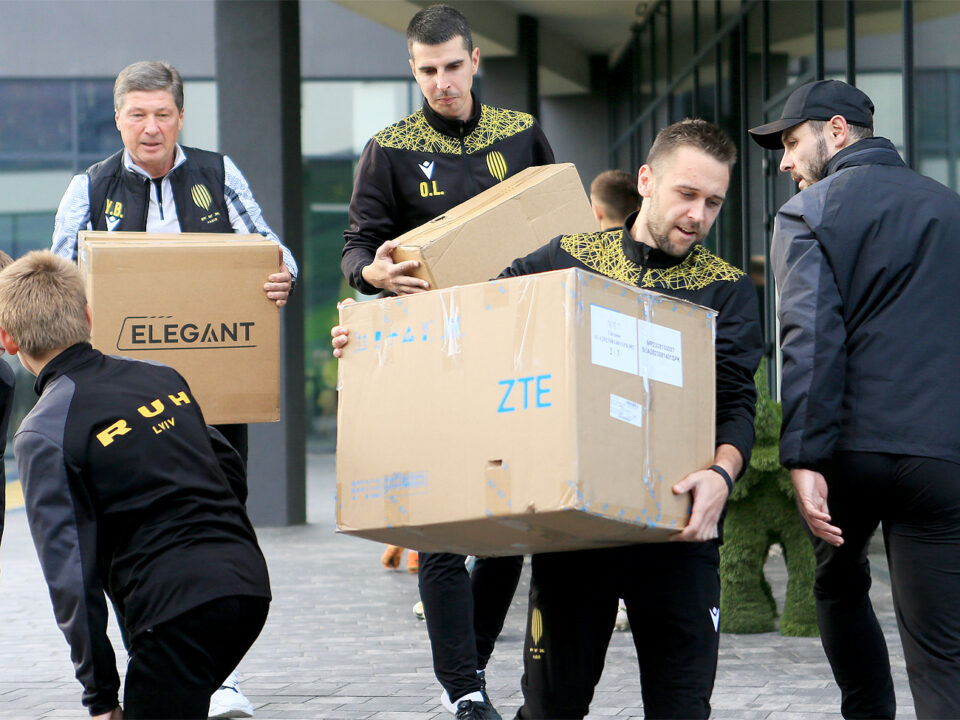 ФК «Рух» наближає день Перемоги допомагаючи ЗСУ